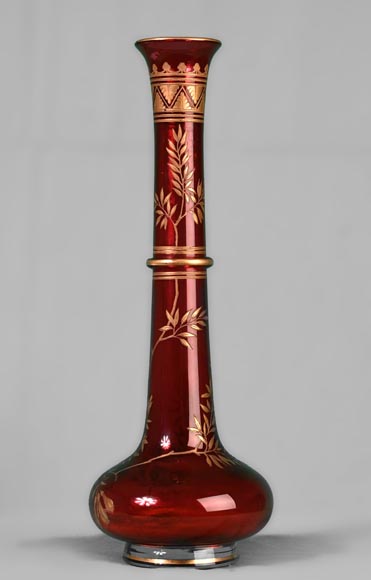 BACCARAT - Paire de vases de forme bouteille perse rubis, vers 1880 BACCARAT - Paire de vases de forme bouteille perse rubis, vers 1880-1