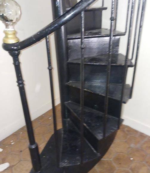 Escalier en colimaçon en chêne peint Escalier en colimaçon en chêne peint-13