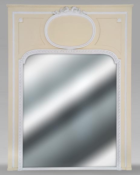 Trumeau de style Louis XVI orné d'un médaillon surmonté d'un ruban Trumeau de style Louis XVI orné d'un médaillon surmonté d'un ruban-0