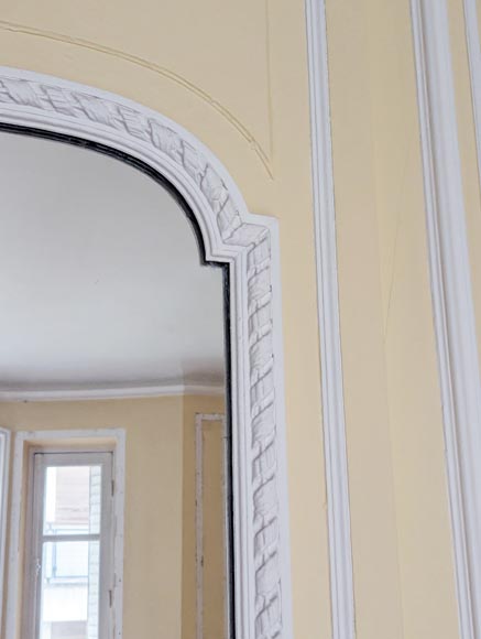 Trumeau de style Louis XVI orné d'un médaillon surmonté d'un ruban Trumeau de style Louis XVI orné d'un médaillon surmonté d'un ruban-3