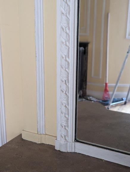 Trumeau de style Louis XVI orné d'un médaillon surmonté d'un ruban Trumeau de style Louis XVI orné d'un médaillon surmonté d'un ruban-5