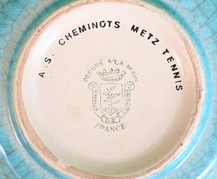 Manufacture de LONGWY, Coupelle en faïence décorée d'un joueur de tennis Manufacture de LONGWY, Coupelle en faïence décorée d'un joueur de tennis-3