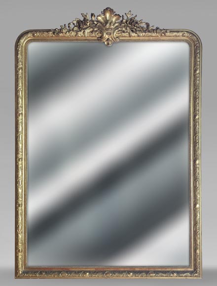 Grand trumeau doré de style Régence surmonté d'une palmette Grand trumeau doré de style Régence surmonté d'une palmette-0