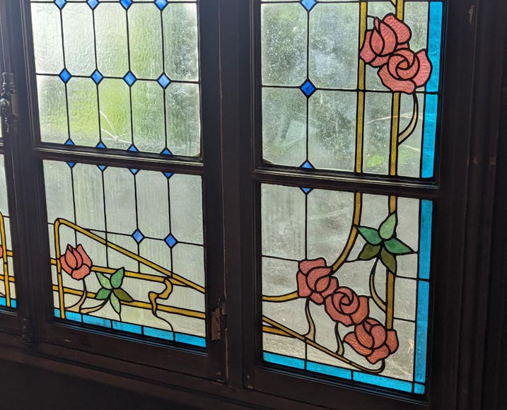 Grand vitrail de style Napoléon III au décors de roses Grand vitrail de style Napoléon III au décors de roses-5