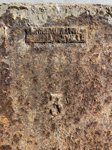 Plaque de cheminée au décor de scène paysanne Plaque de cheminée au décor de scène paysanne-7