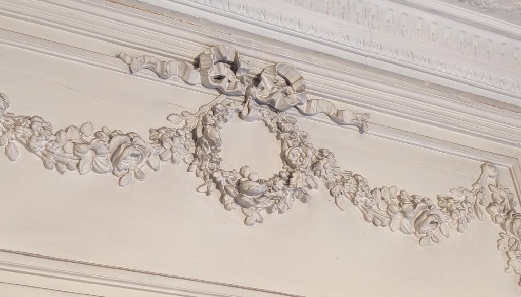 Trumeau de style Louis XVI décoré d'une guirlande de fleurs Trumeau de style Louis XVI décoré d'une guirlande de fleurs-2