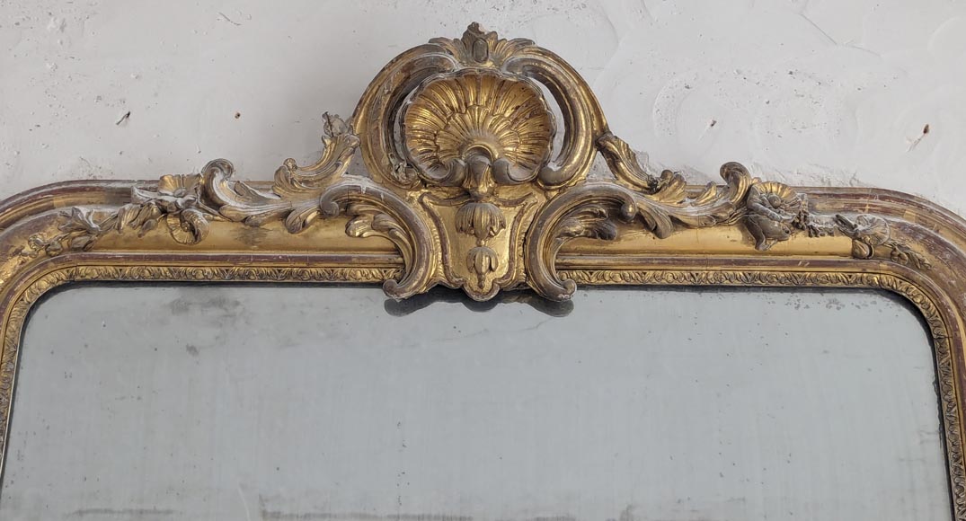 Trumeau doré de style Louis XV à coquille ajourée Trumeau doré de style Louis XV à coquille ajourée-1