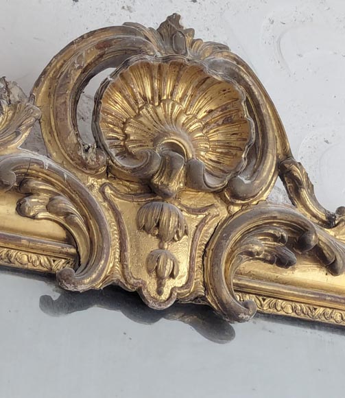 Trumeau doré de style Louis XV à coquille ajourée Trumeau doré de style Louis XV à coquille ajourée-2