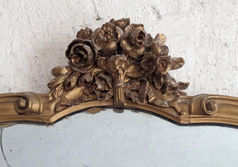 Trumeau de style Napoléon décoré d'un bouquet de fleurs, peinture doré  Trumeau de style Napoléon décoré d'un bouquet de fleurs, peinture doré -1