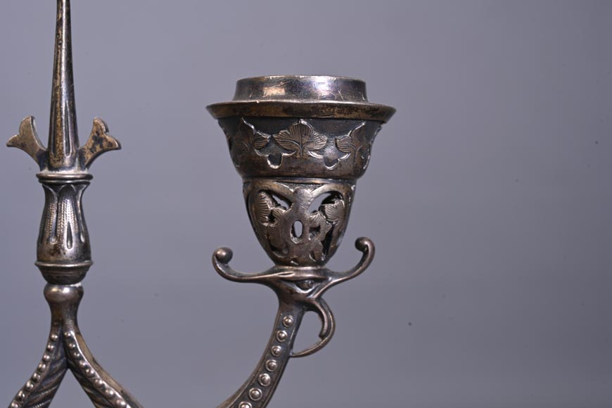 Orfèvre russe, Paire de flambeaux en argent, vers 1832-1850 Orfèvre russe, Paire de flambeaux en argent, vers 1832-1850-4