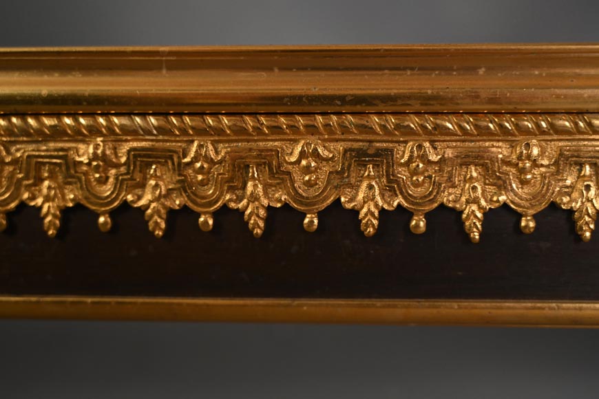 Pare étincelle de style Napoléon III au masque de femme et guirlande de fleurs en bronze doré et verre Pare étincelle de style Napoléon III au masque de femme et guirlande de fleurs en bronze doré et verre-5