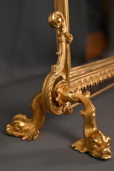 Pare étincelle de style Napoléon III au masque de femme et guirlande de fleurs en bronze doré et verre Pare étincelle de style Napoléon III au masque de femme et guirlande de fleurs en bronze doré et verre-6