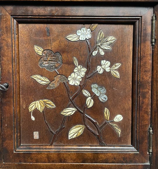 Gabriel VIARDOT, Lit japonisant doté d’un dais et accompagné de sa table de chevet, seconde moitié du XIXe siècle Gabriel VIARDOT, Lit japonisant doté d’un dais et accompagné de sa table de chevet, seconde moitié du XIXe siècle-18