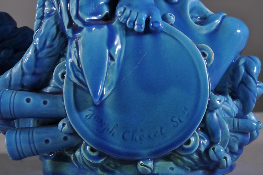 Joseph CHERET (1838 - 1894) pour la Manufacture de Sèvres "Putto et masques de théâtre grec" Vide poche en faïence vernisée bleue Joseph CHERET (1838 - 1894) pour la Manufacture de Sèvres "Putto et masques de théâtre grec" Vide poche en faïence vernisée bleue-9