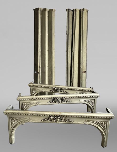 Ensemble de trois boîtes à rideaux en bois sculpté, époque Louis XVI Ensemble de trois boîtes à rideaux en bois sculpté, époque Louis XVI-2