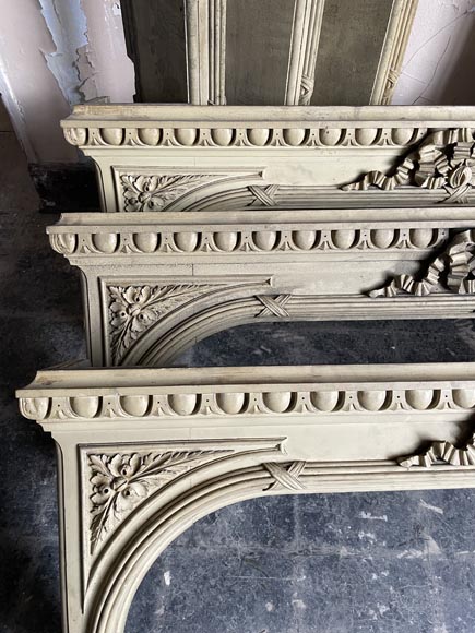 Ensemble de trois boîtes à rideaux en bois sculpté, époque Louis XVI Ensemble de trois boîtes à rideaux en bois sculpté, époque Louis XVI-4