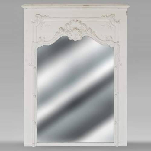 Trumeau de style Louis XV décoré d'une belle coquille