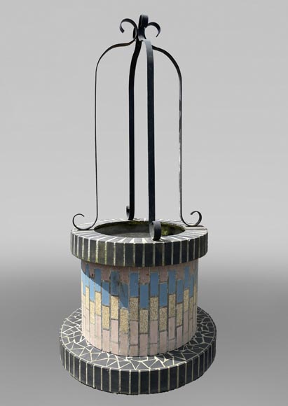 Puits orné de carreaux de céramique polychromes, années 1980 Puits orné de carreaux de céramique polychromes, années 1980-0