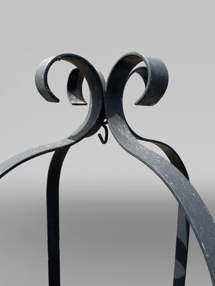 Puits orné de carreaux de céramique polychromes, années 1980 Puits orné de carreaux de céramique polychromes, années 1980-2