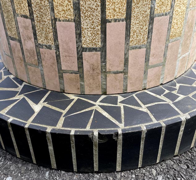 Puits orné de carreaux de céramique polychromes, années 1980 Puits orné de carreaux de céramique polychromes, années 1980-6