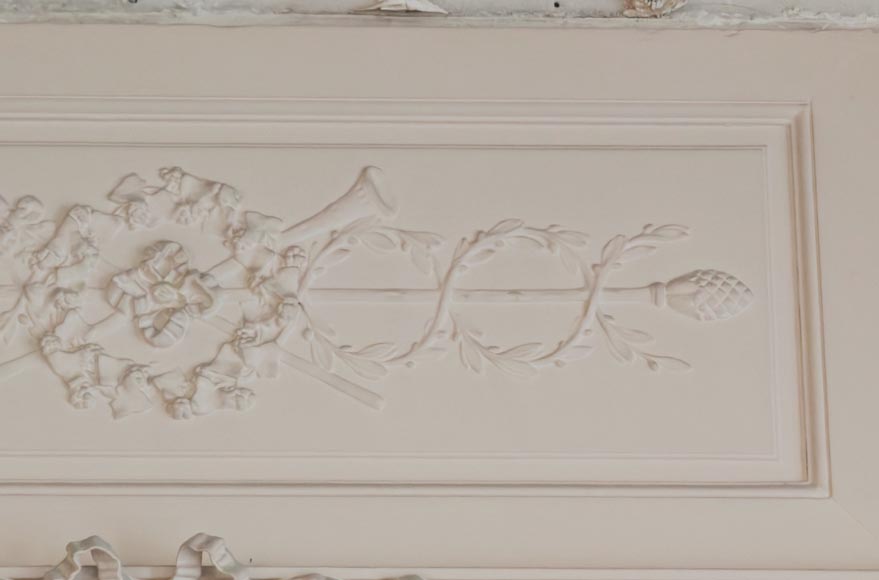 Trumeau de style Louis XVI décoré d'une couronne de fleurs Trumeau de style Louis XVI décoré d'une couronne de fleurs-4