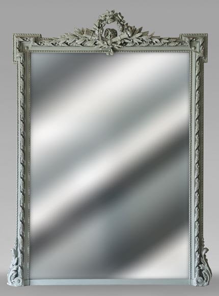 Trumeau de style Louis XVI richement décoré d'une couronne de fleurs Trumeau de style Louis XVI richement décoré d'une couronne de fleurs-0