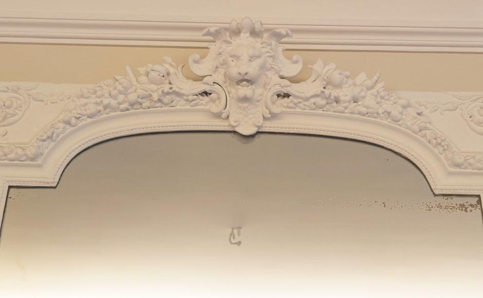 Trumeau de style Napoléon III orné d'un mufle de lion Trumeau de style Napoléon III orné d'un mufle de lion-1