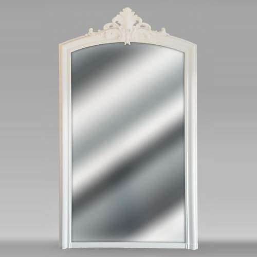 Trumeau de style Régence surmonté d'une palmette