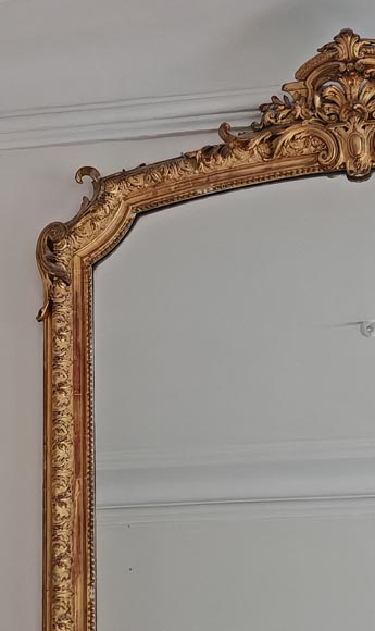 Grand trumeau doré de style Régence surmonté d'une coquille Grand trumeau doré de style Régence surmonté d'une coquille-2