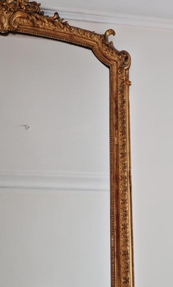 Grand trumeau doré de style Régence surmonté d'une coquille Grand trumeau doré de style Régence surmonté d'une coquille-3