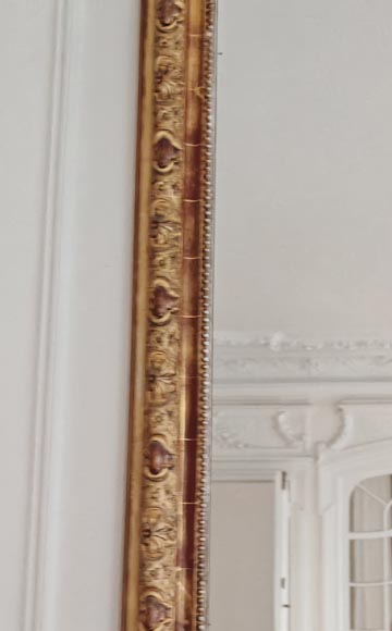 Grand trumeau doré de style Régence orné d'une coquille ajourée Grand trumeau doré de style Régence orné d'une coquille ajourée-6