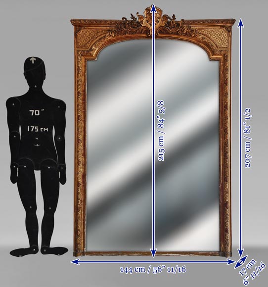 Grand trumeau doré de style Régence orné d'une coquille ajourée Grand trumeau doré de style Régence orné d'une coquille ajourée-9