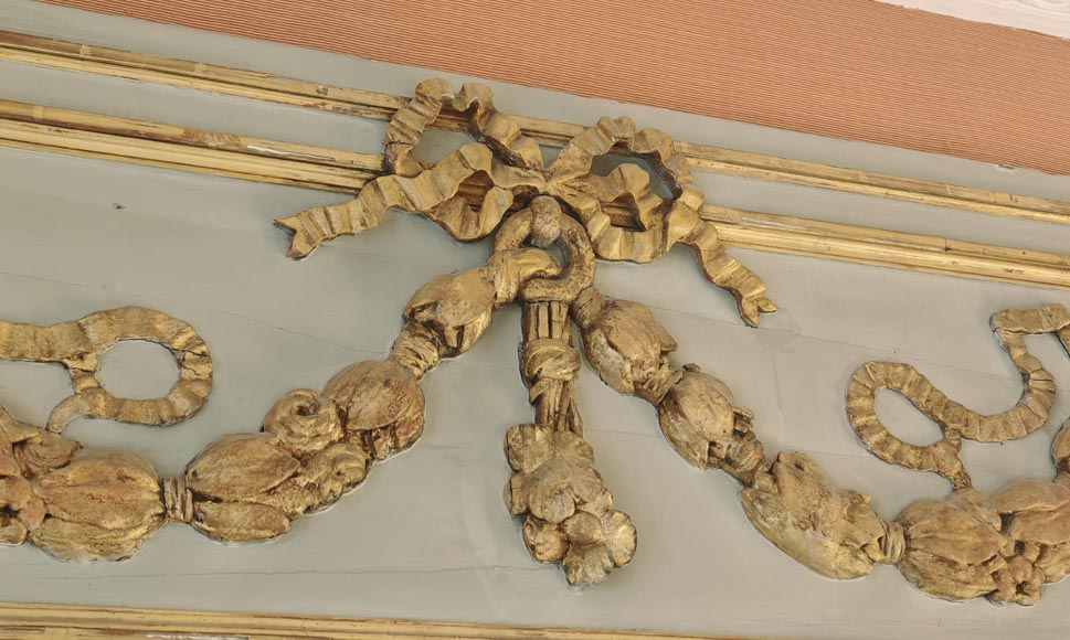 Trumeau doré d'époque Louis XVI ornée d'une guirlande de fleurs Trumeau doré d'époque Louis XVI ornée d'une guirlande de fleurs-2