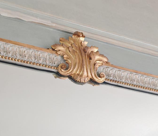 Trumeau de style Napoléon III en bois orné d'une guirlande de fleurs Trumeau de style Napoléon III en bois orné d'une guirlande de fleurs-3