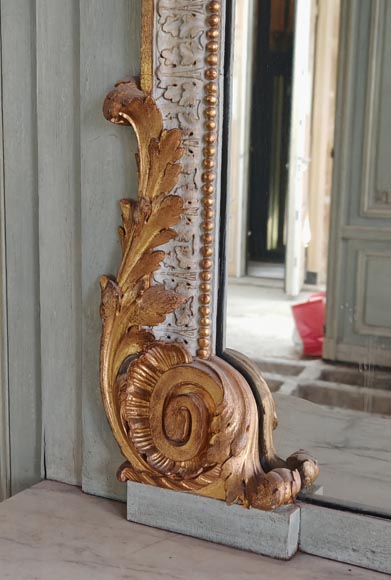 Trumeau de style Napoléon III en bois orné d'une guirlande de fleurs Trumeau de style Napoléon III en bois orné d'une guirlande de fleurs-8