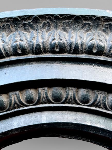 Encadrement de fenêtre en fonte, style Napoléon III, XIXe siècle Encadrement de fenêtre en fonte, style Napoléon III, XIXe siècle-1