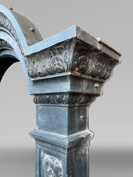 Encadrement de fenêtre en fonte, style Napoléon III, XIXe siècle Encadrement de fenêtre en fonte, style Napoléon III, XIXe siècle-2