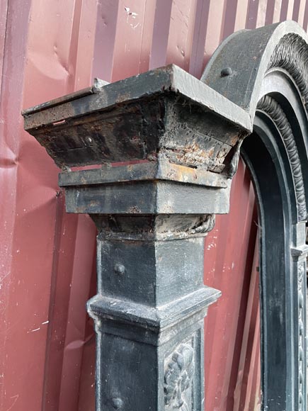 Encadrement de fenêtre en fonte, style Napoléon III, XIXe siècle Encadrement de fenêtre en fonte, style Napoléon III, XIXe siècle-3