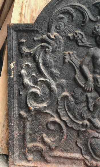 Plaque de cheminée de style Louis XV avec représentation d'Apollon Plaque de cheminée de style Louis XV avec représentation d'Apollon-2