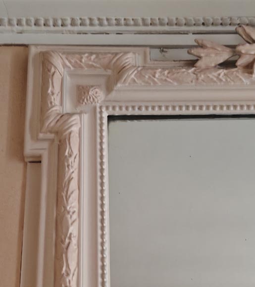 Trumeau de style Louis XVI surmonté d'une double couronne de laurier Trumeau de style Louis XVI surmonté d'une double couronne de laurier-4