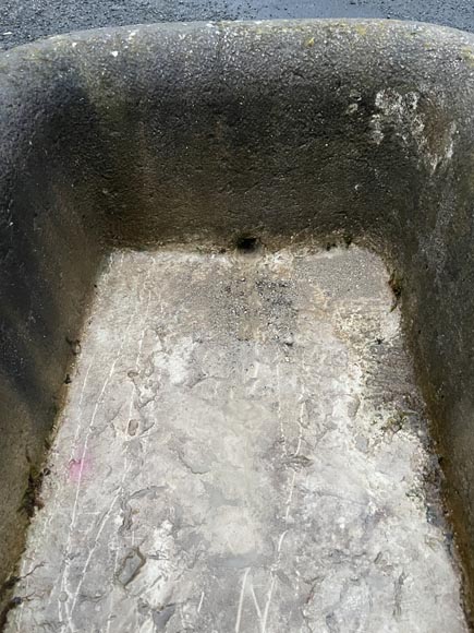 Un grand abreuvoir ancien en pierre sculpté Un grand abreuvoir ancien en pierre sculpté-4