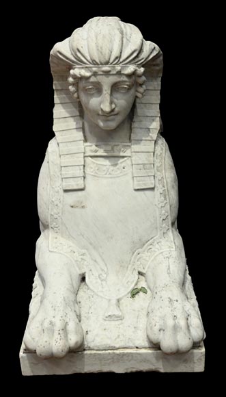 Paire de sphinges en marbre de Carrare sculpté, XIXᵉ siècle Paire de sphinges en marbre de Carrare sculpté, XIXᵉ siècle-2