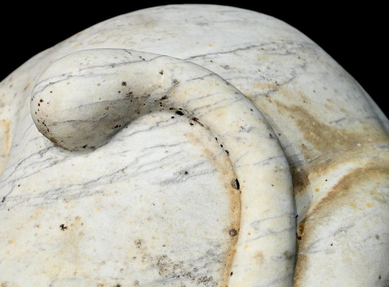 Paire de sphinges en marbre de Carrare sculpté, XIXᵉ siècle Paire de sphinges en marbre de Carrare sculpté, XIXᵉ siècle-13