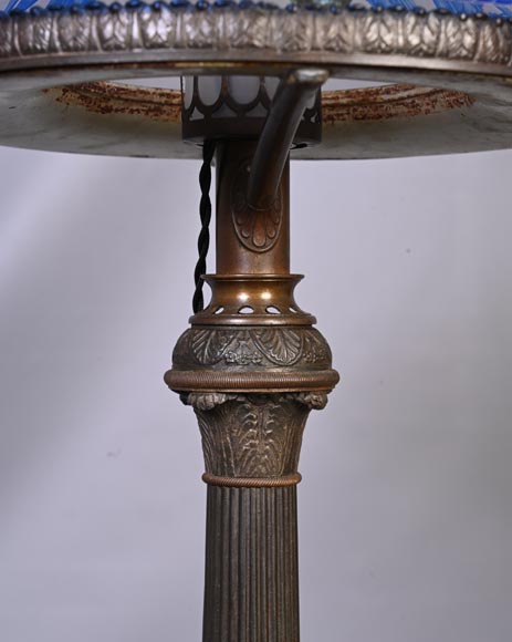 Lampe d'époque Napoléon III à l'abat-jour en verre gravé de style néo-grec Lampe d'époque Napoléon III à l'abat-jour en verre gravé de style néo-grec-7