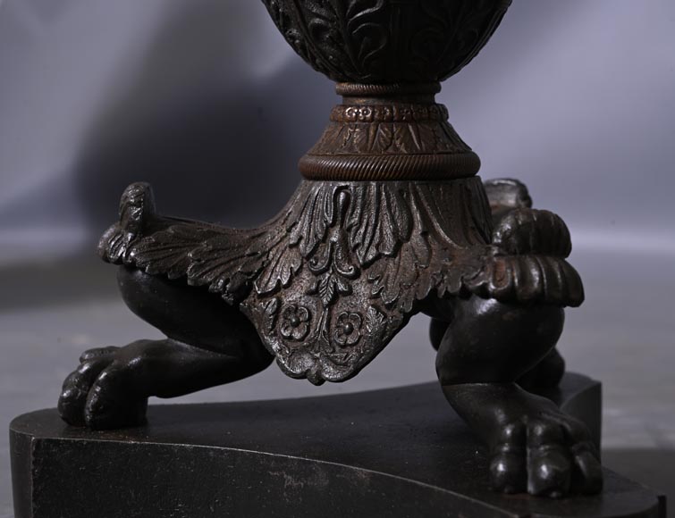 Lampe d'époque Napoléon III à l'abat-jour en verre gravé de style néo-grec Lampe d'époque Napoléon III à l'abat-jour en verre gravé de style néo-grec-10