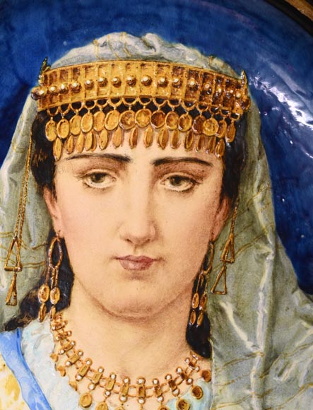 B&Cie (porcelaine), Charles POYARD (estampeur), Félix FLICK (peintre), Plat d’ornement au portrait d’une Berbère dans son cadre en bois, 1878 B&Cie (porcelaine), Charles POYARD (estampeur), Félix FLICK (peintre), Plat d’ornement au portrait d’une Berbère dans son cadre en bois, 1878-2