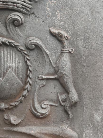 Plaque de cheminée aux levriers, 1774 Plaque de cheminée aux levriers, 1774-4