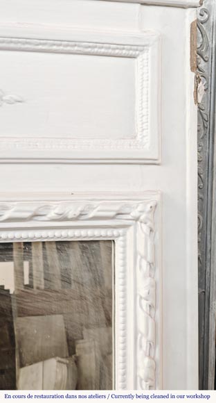 Petit Trumeau de style Louis XVI orné d'un ruban Petit Trumeau de style Louis XVI orné d'un ruban-2