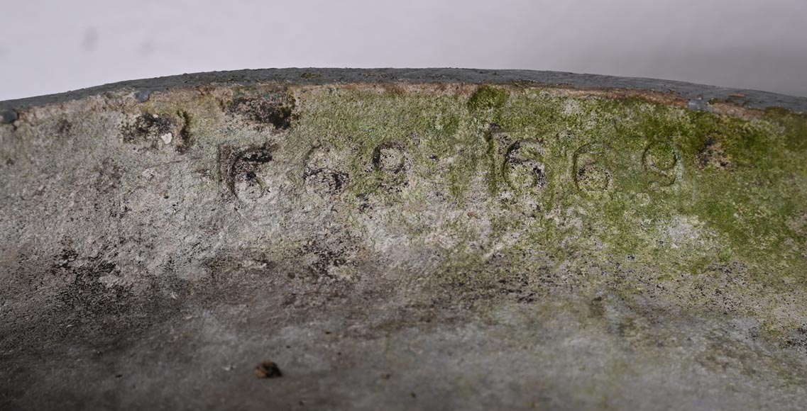 Willy Guhl, Paire de jardinières en forme d’urnes, années 1950-1960 Willy Guhl, Paire de jardinières en forme d’urnes, années 1950-1960-7