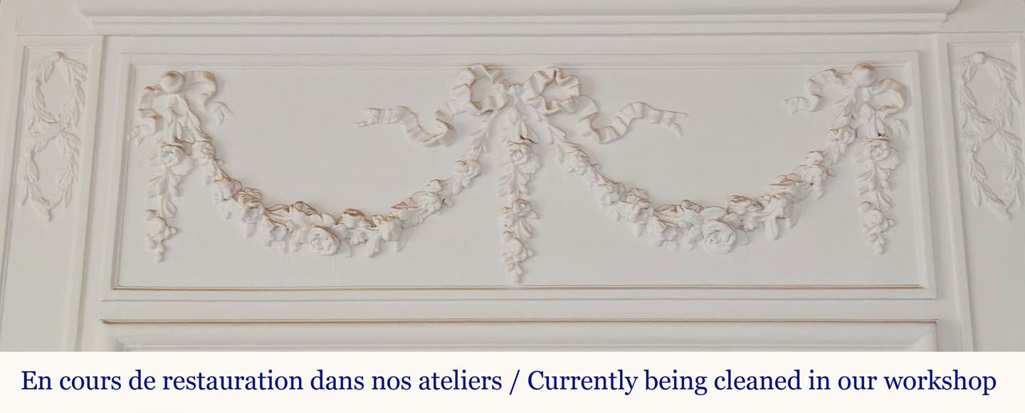 Trumeau de style Louis XVI orné de guirlande de fleur Trumeau de style Louis XVI orné de guirlande de fleur-1